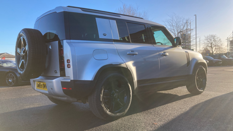 Land Rover Defender 2.0 D240 SE 110 5dr Auto Diesel Estate